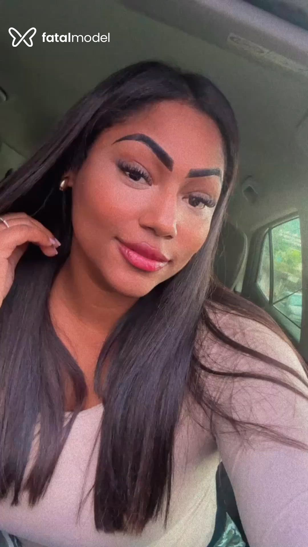 Acompanhante mulher morena (o) de olhos pretos - Ayla Visconti