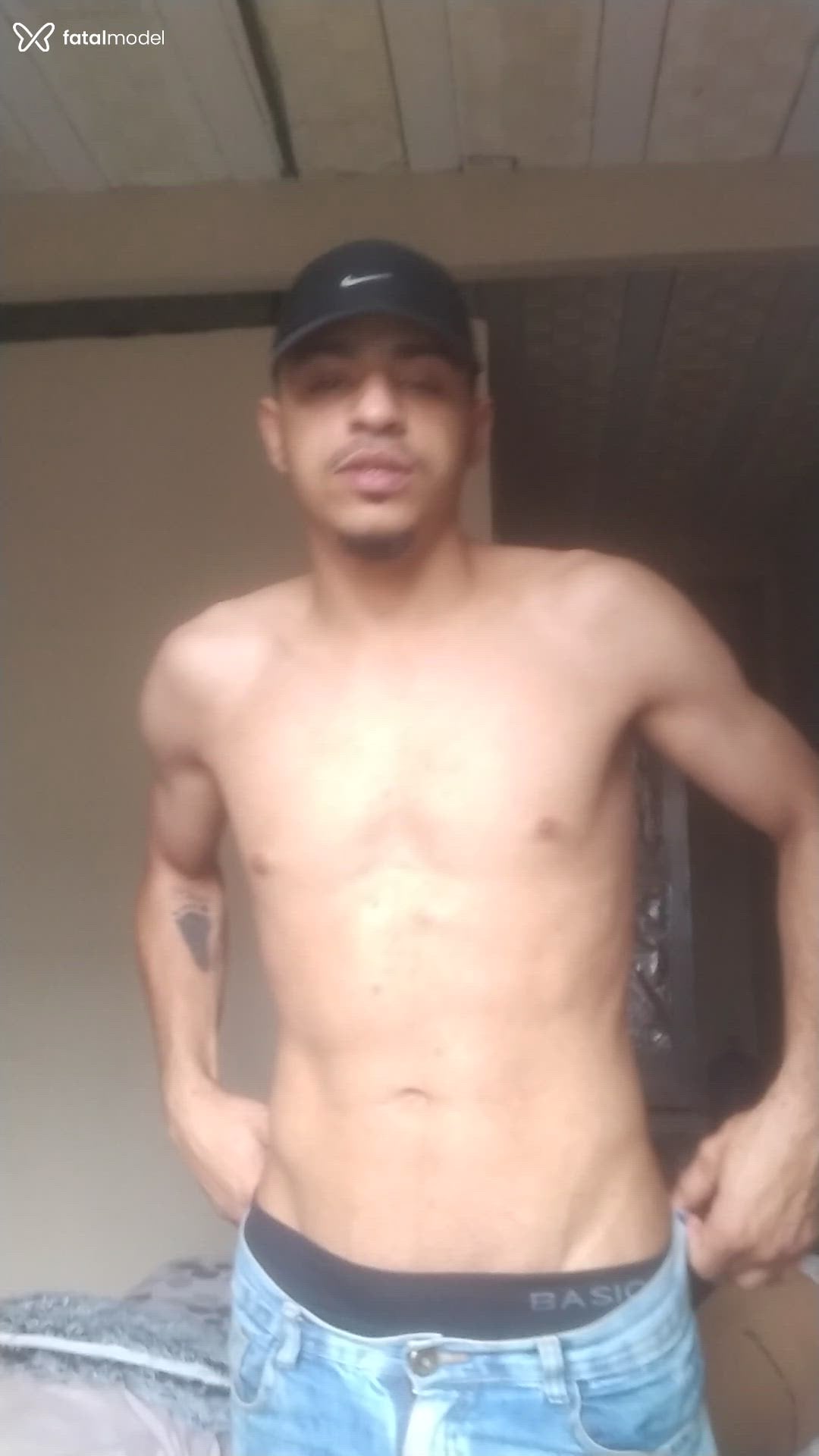 Acompanhante homem morena (o) de olhos castanhos - Wendell Acompanhante homem morena (o) de olhos castanhos - Wendell