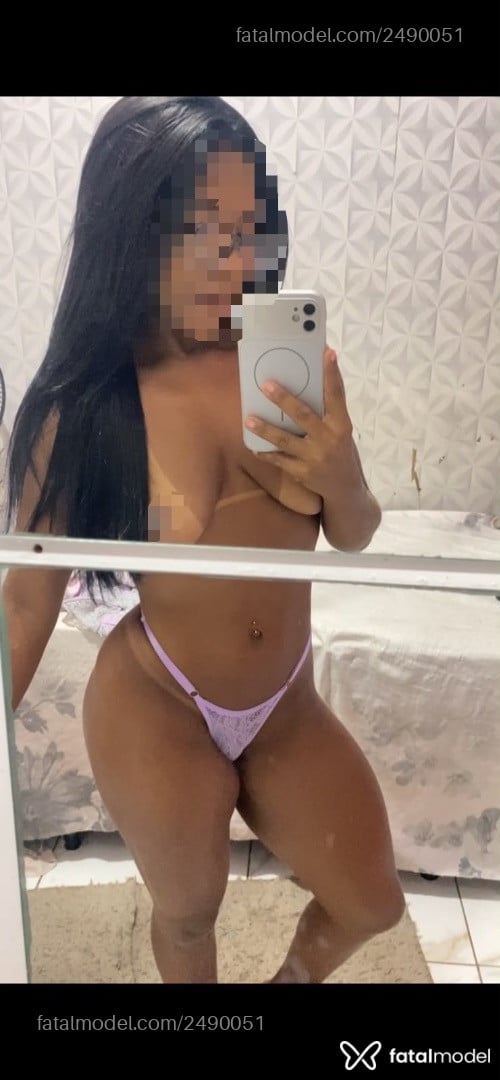 Acompanhante mulher morena (o) de olhos pretos - Bombomm
