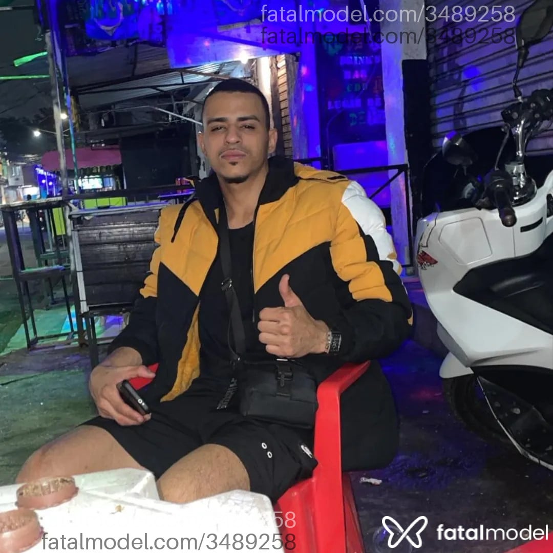 Acompanhante homem morena (o) de olhos castanhos - Wendell Acompanhante homem morena (o) de olhos castanhos - Wendell