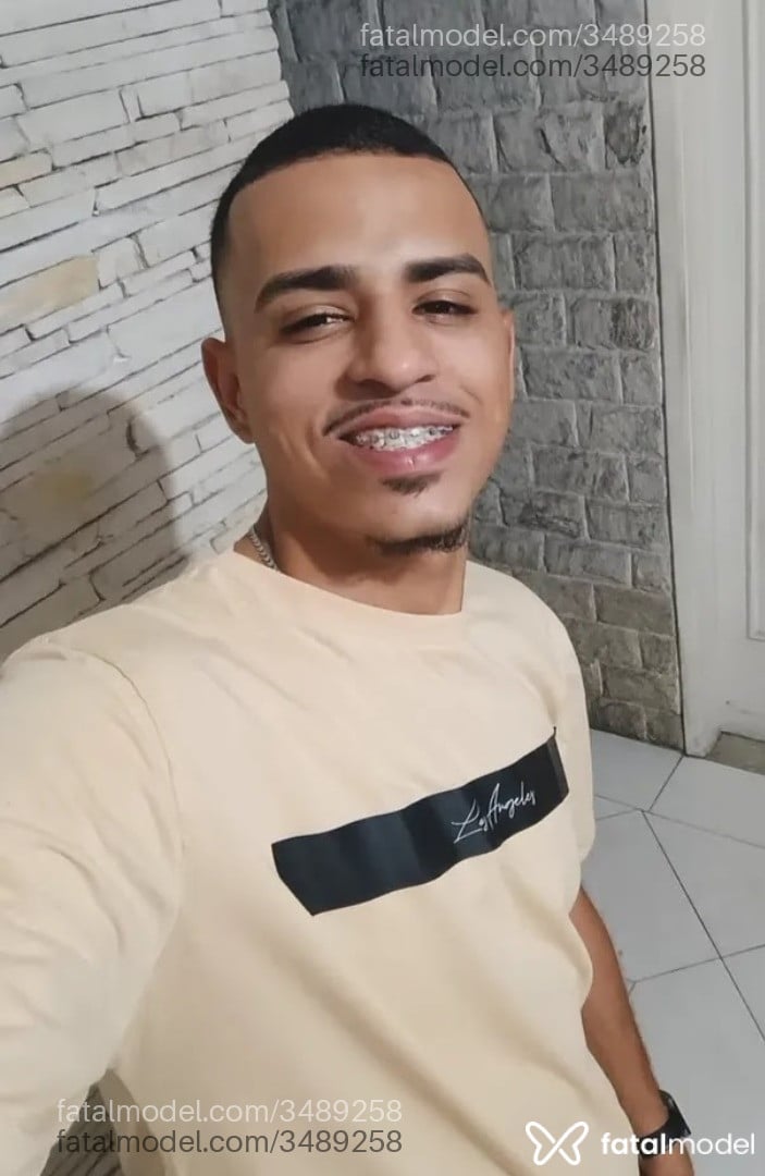 Acompanhante homem morena (o) de olhos castanhos - Wendell Acompanhante homem morena (o) de olhos castanhos - Wendell