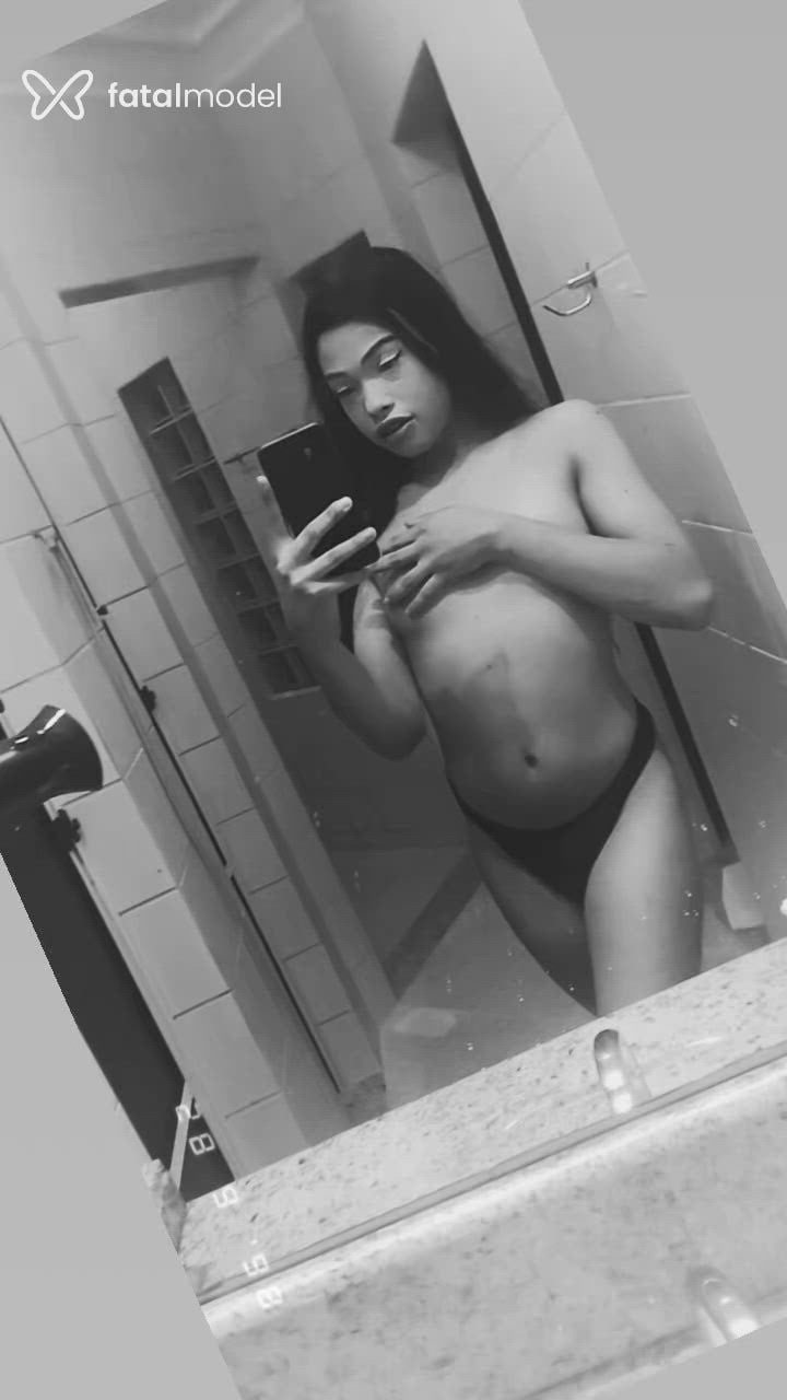 Acompanhante mulher trans morena (o) de olhos castanhos - Lozinha Acompanhante mulher trans morena (o) de olhos castanhos - Lozinha
