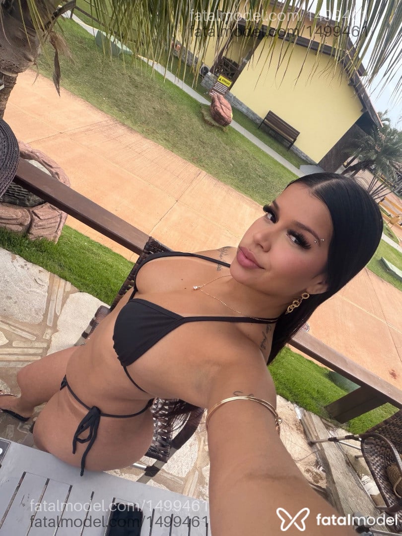 Acompanhante mulher morena (o) de olhos pretos - Mirella Silva