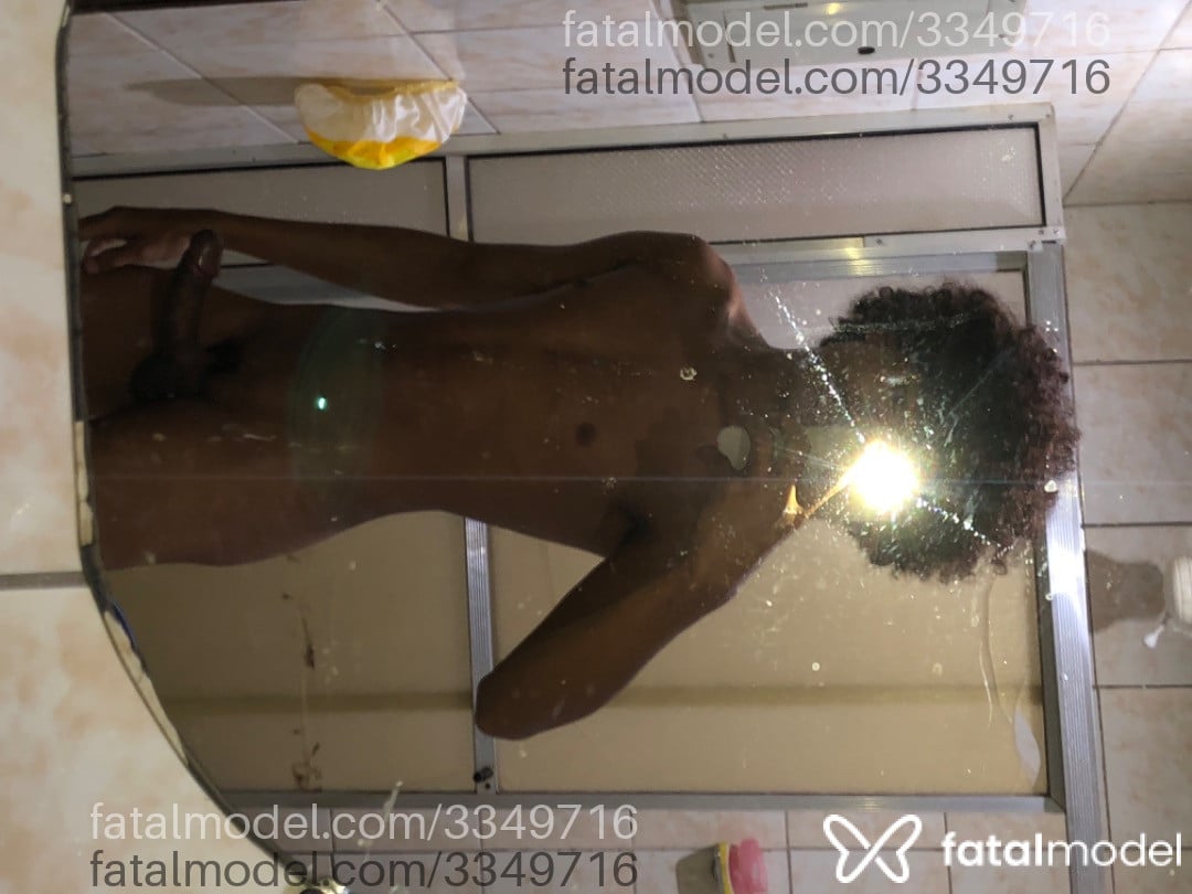 Acompanhante homem com cabelo castanho de olhos castanhos - Jhenilson Acompanhante homem com cabelo castanho de olhos castanhos - Jhenilson