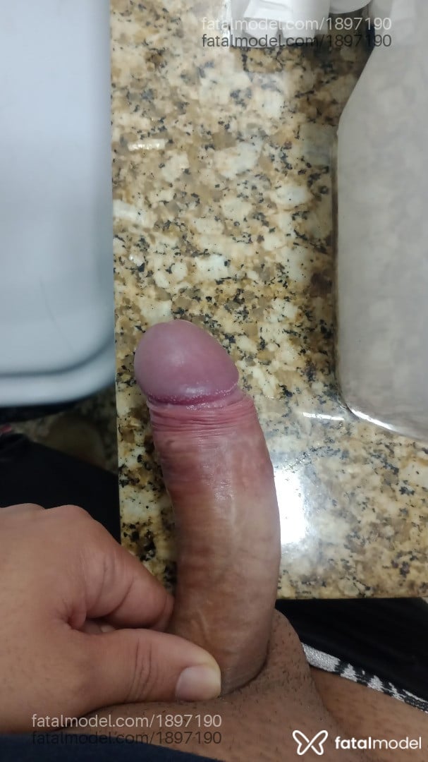 Acompanhante homem com cabelo castanho de olhos castanhos - Obcesor