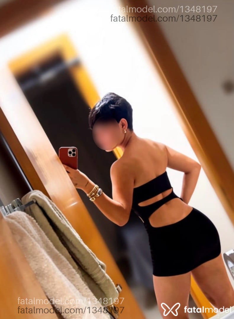 Acompanhante mulher com cabelo castanho de olhos castanhos - Laila