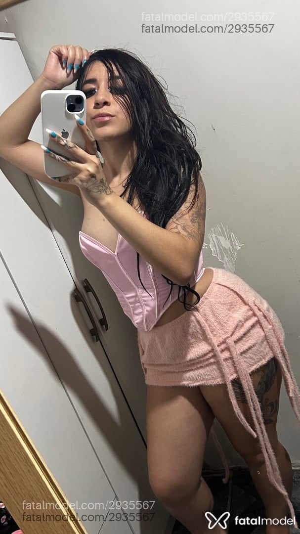 Acompanhante mulher morena (o) de olhos castanhos - Nickzinha