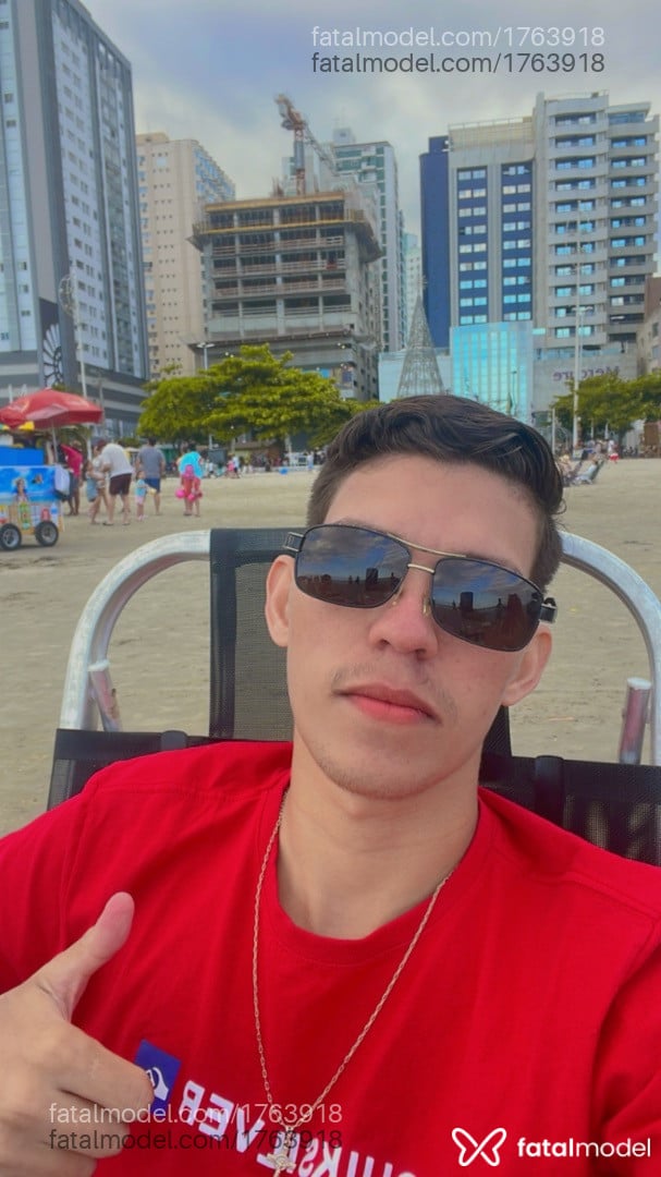 Acompanhante homem morena (o) de olhos castanhos - Caio