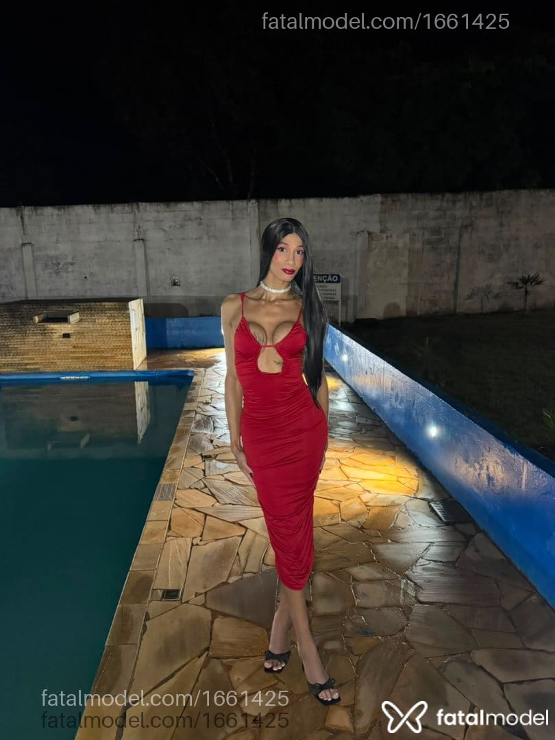 Acompanhante travesti morena (o) de olhos pretos - Medusa