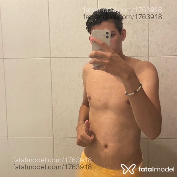 Acompanhante homem morena (o) de olhos castanhos - Caio