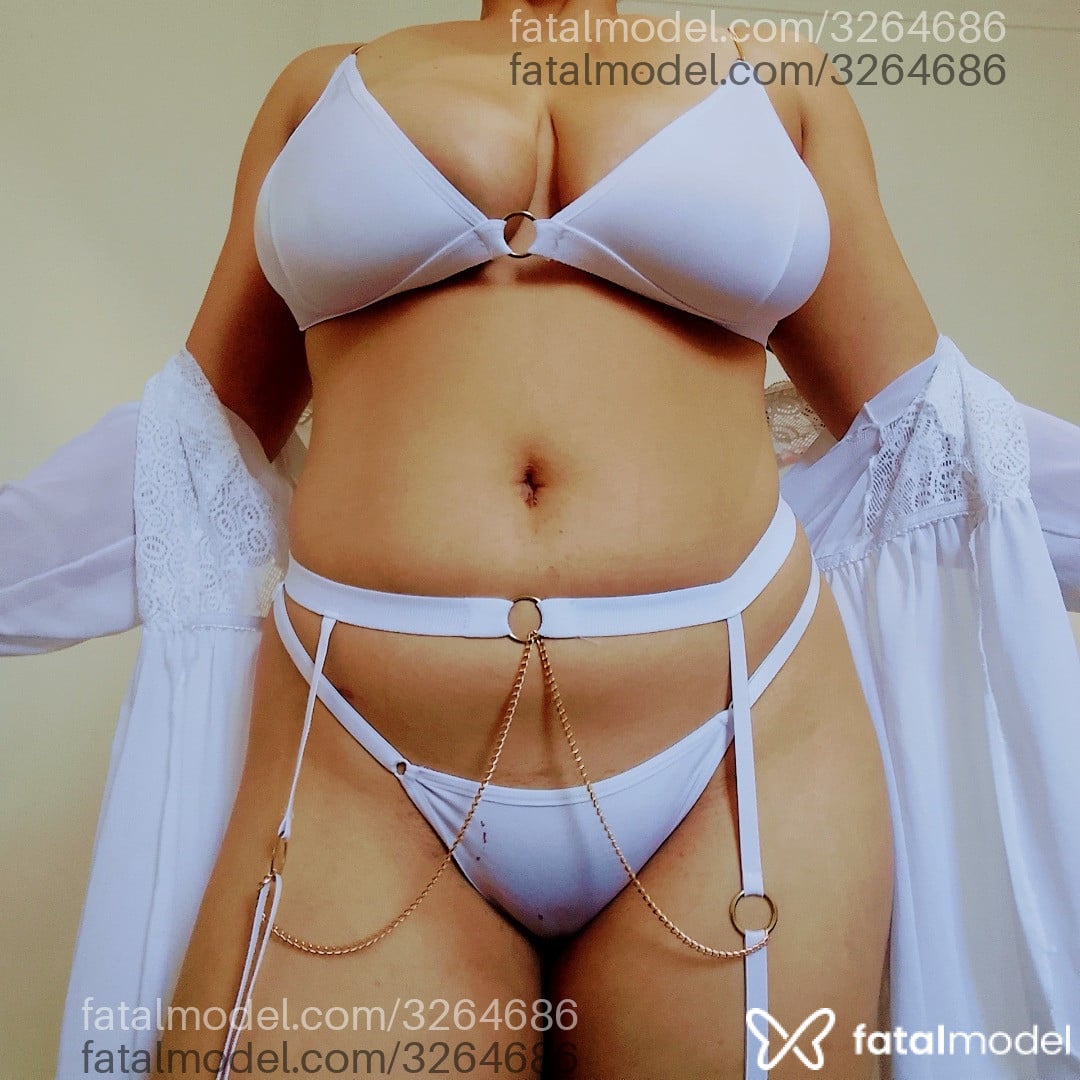 Acompanhante mulher com cabelo castanho de olhos castanhos - Massoterapeutasex