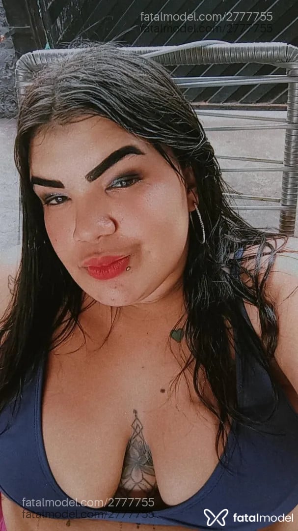 Acompanhante mulher com cabelo castanho de olhos castanhos - Taynara