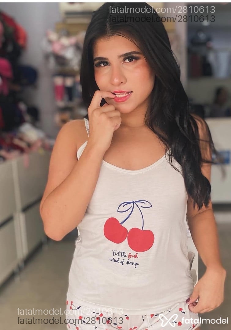 Acompanhante mulher morena (o) de olhos castanhos - Maria