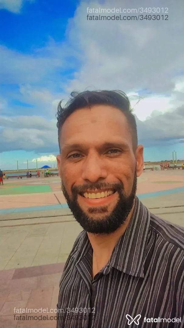 Acompanhante homem loira (o) de olhos verdes - Julio Cesar Acompanhante homem loira (o) de olhos verdes - Julio Cesar