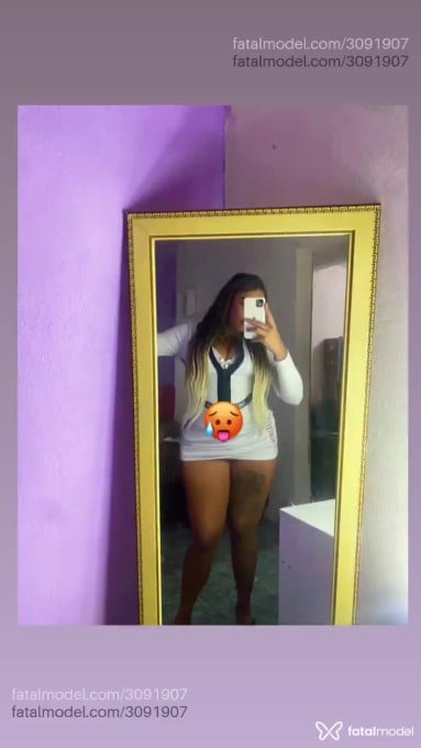 Acompanhante mulher trans morena (o) de olhos castanhos - Evellyn
