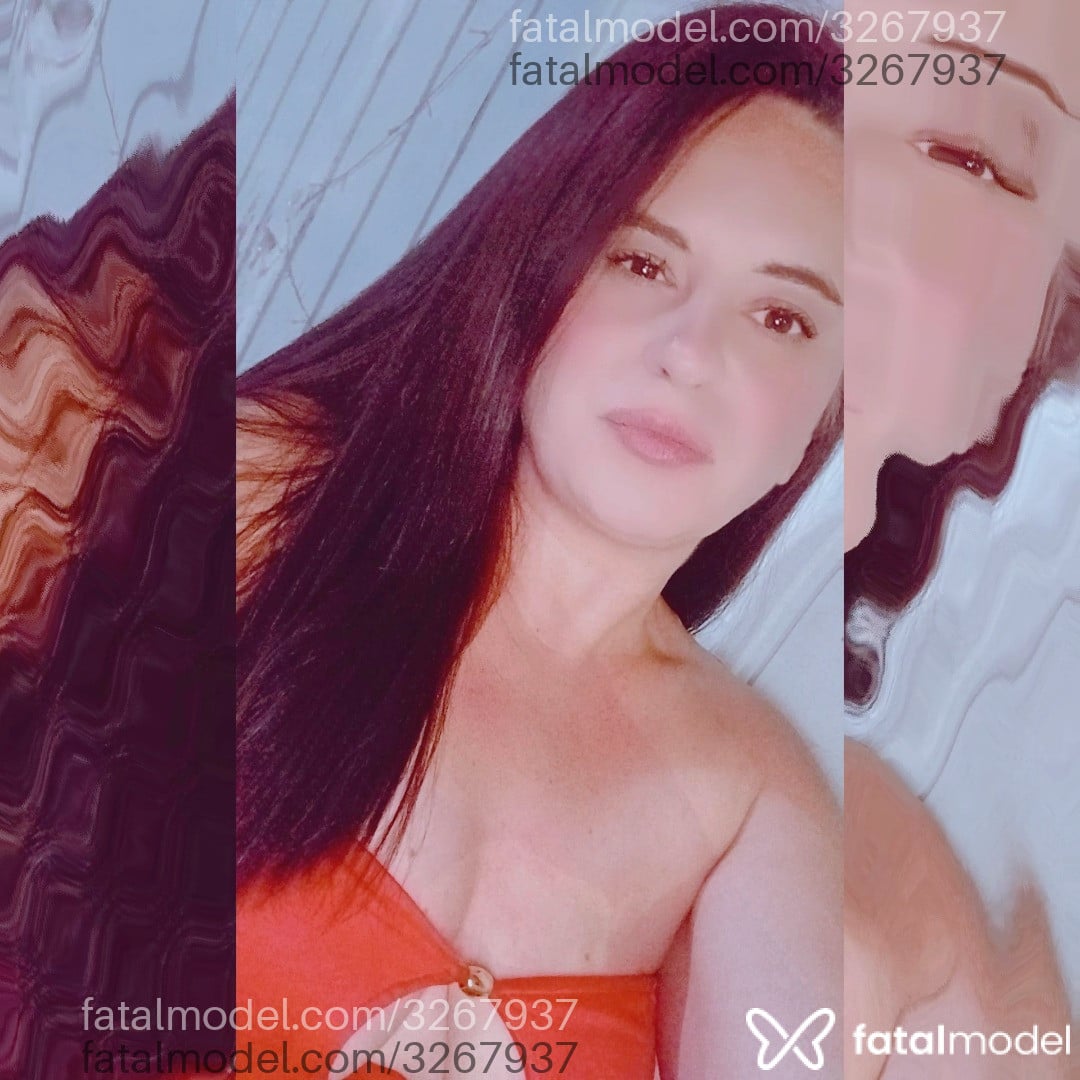 Acompanhante não-binário ruiva (o) de olhos castanhos - Anny
