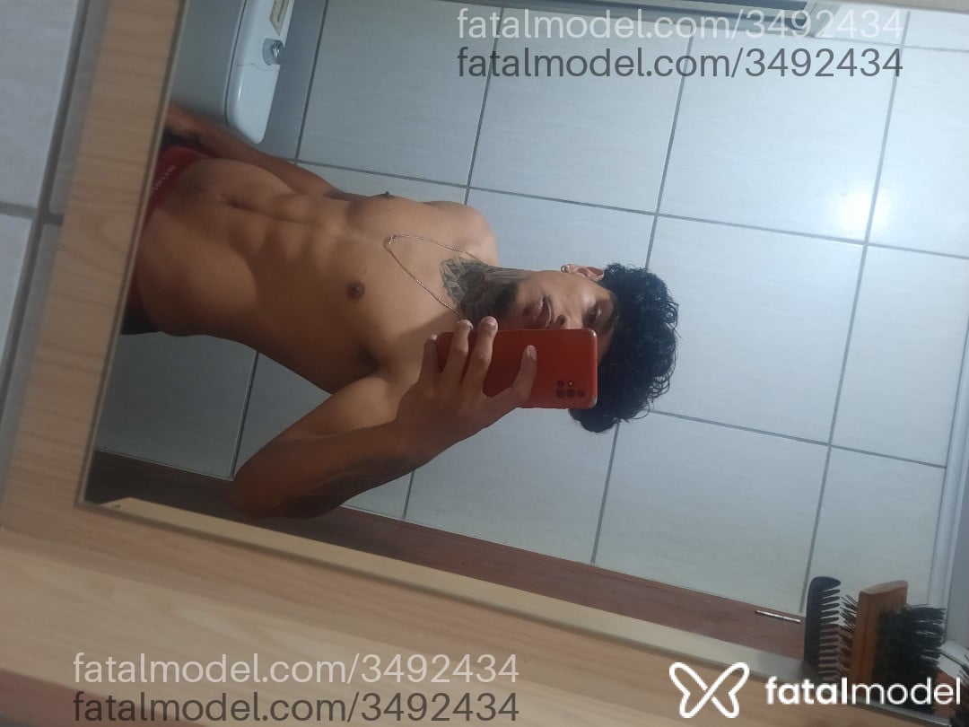 Acompanhante homem morena (o) de olhos castanhos - Anthony