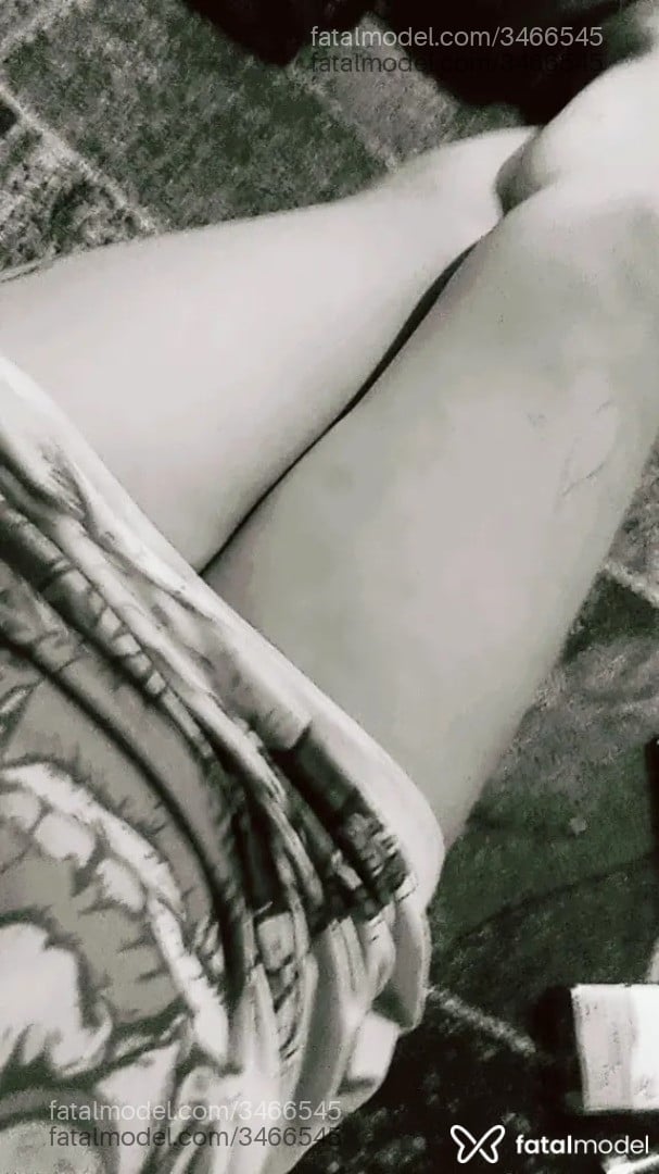 Acompanhante mulher com cabelo castanho de olhos mel - Juliana
