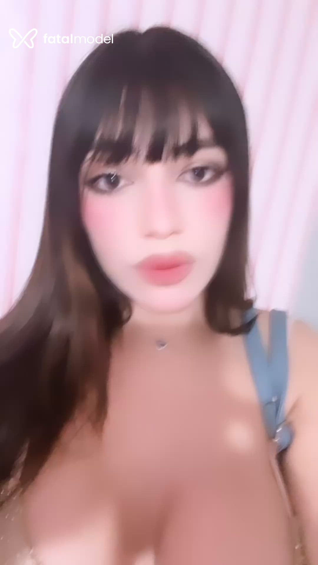 Acompanhante mulher trans morena (o) de olhos castanhos - Isabella Songjia
