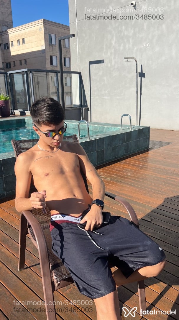 Acompanhante homem morena (o) de olhos mel - Lucas