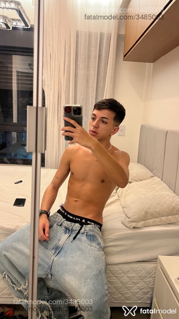 Acompanhante homem morena (o) de olhos mel - Lucas