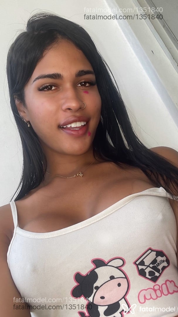 Acompanhante mulher trans morena (o) de olhos castanhos - Vivizinha