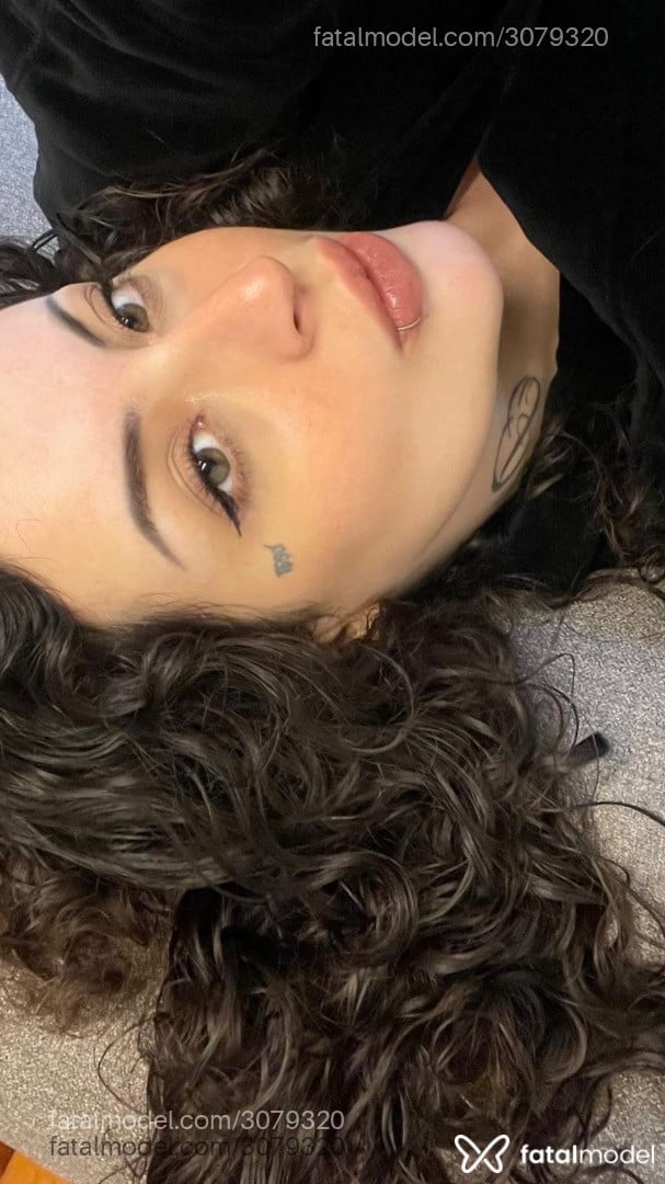 Acompanhante mulher morena (o) de olhos mel - Helena