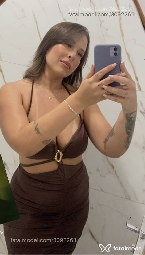 Acompanhante mulher loira (o) de olhos castanhos - Juliana Goiana