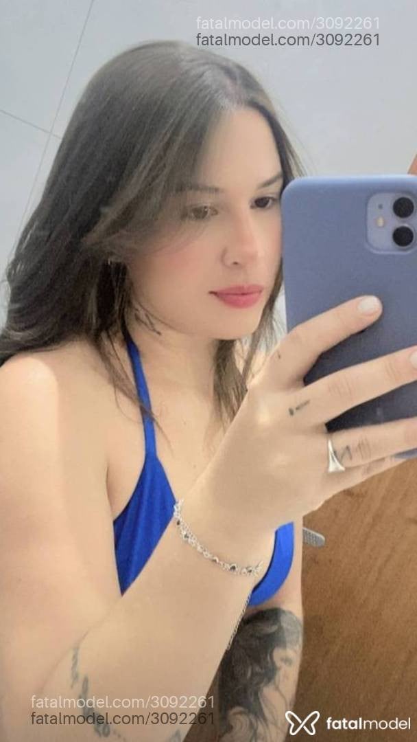 Acompanhante mulher loira (o) de olhos castanhos - Juliana Goiana