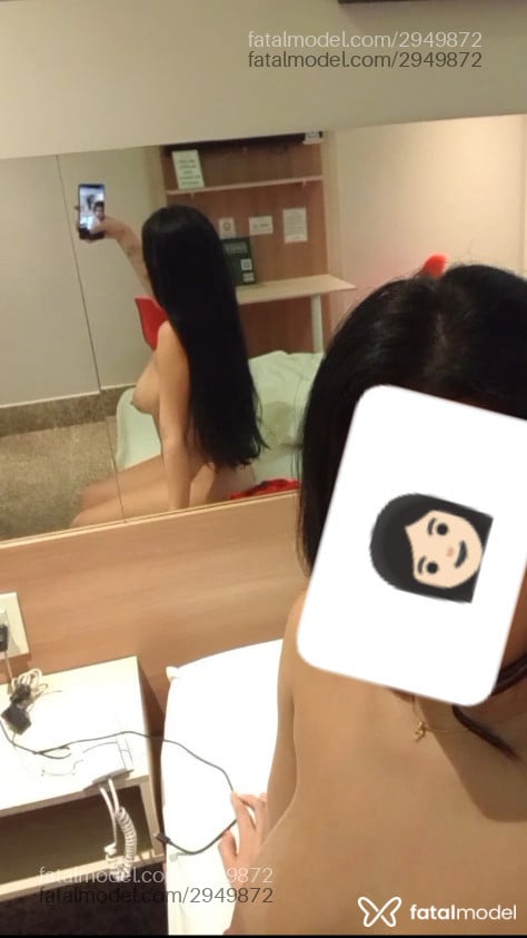 Acompanhante mulher morena (o) de olhos pretos - Bruna