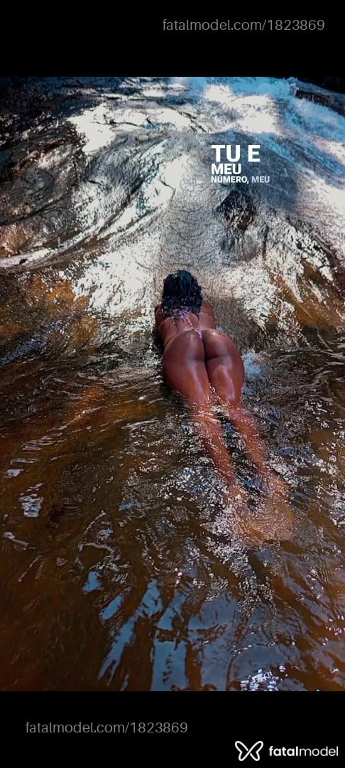 Acompanhante mulher morena (o) de olhos castanhos - Preta rara