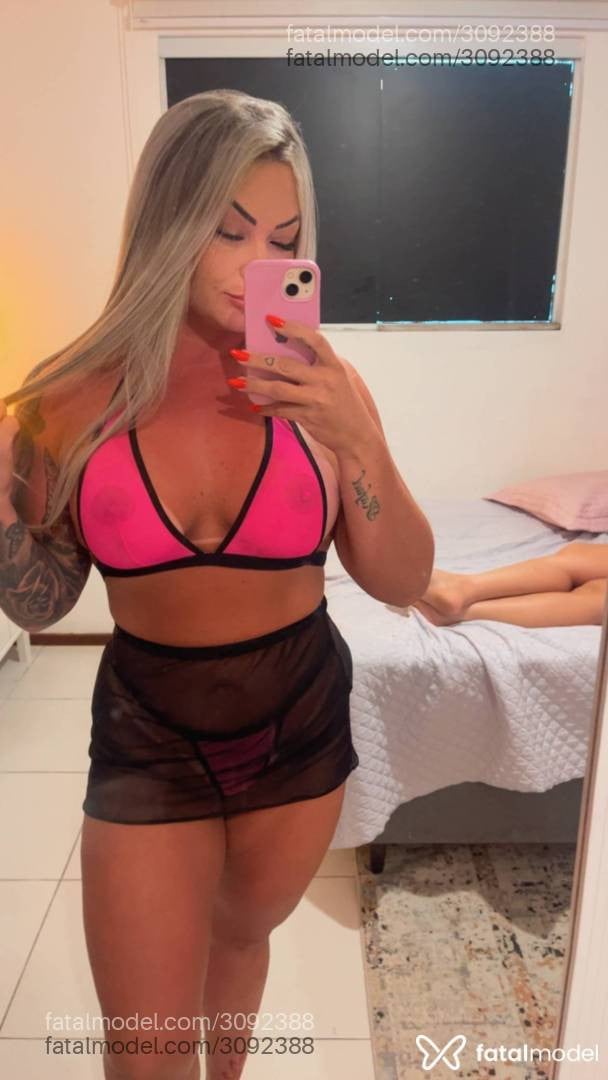 Acompanhante mulher loira (o) de olhos castanhos em Tubarão - Sol Santos