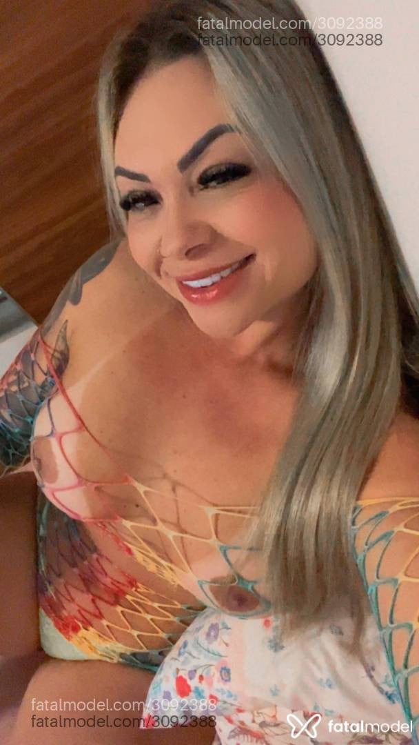 Acompanhante mulher loira (o) de olhos castanhos em Farroupilha - Sol Santos