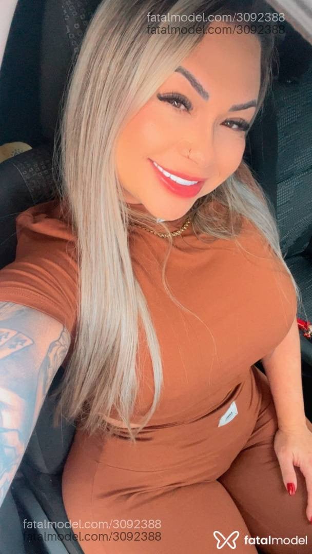 Acompanhante mulher loira (o) de olhos castanhos em Braço do Norte - Sol Santos