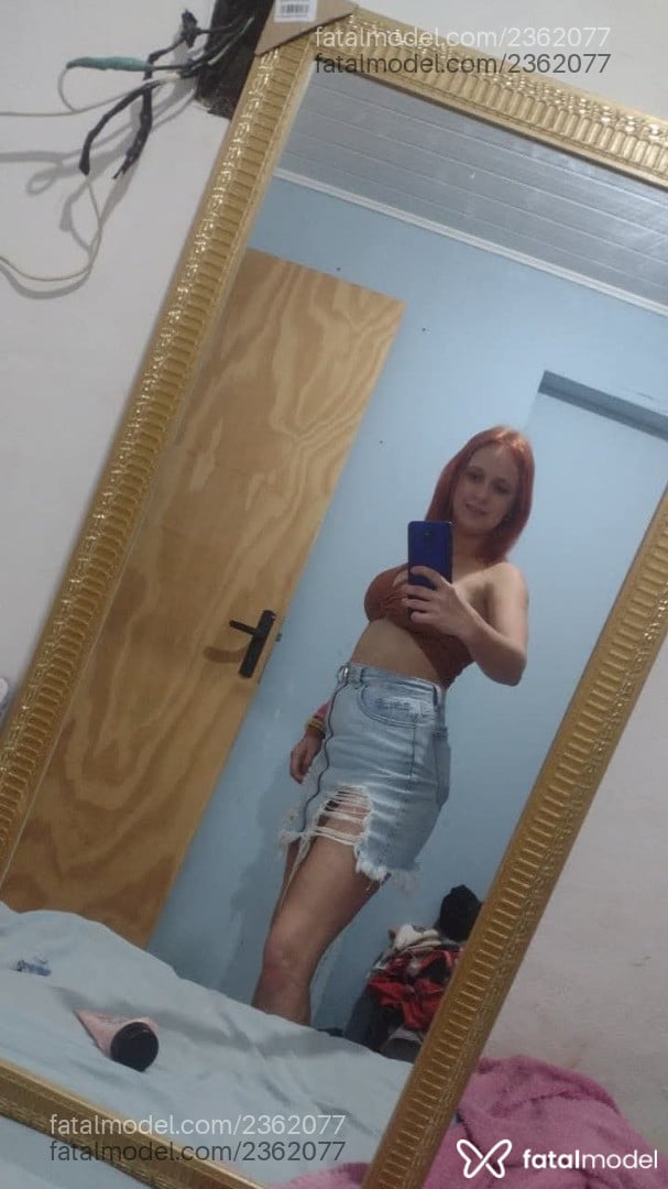 Acompanhante mulher loira (o) de olhos verdes - Larissa