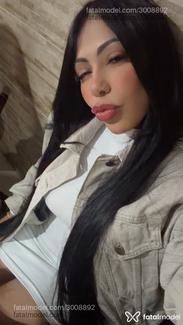 Acompanhante mulher com cabelo castanho de olhos mel - Alice