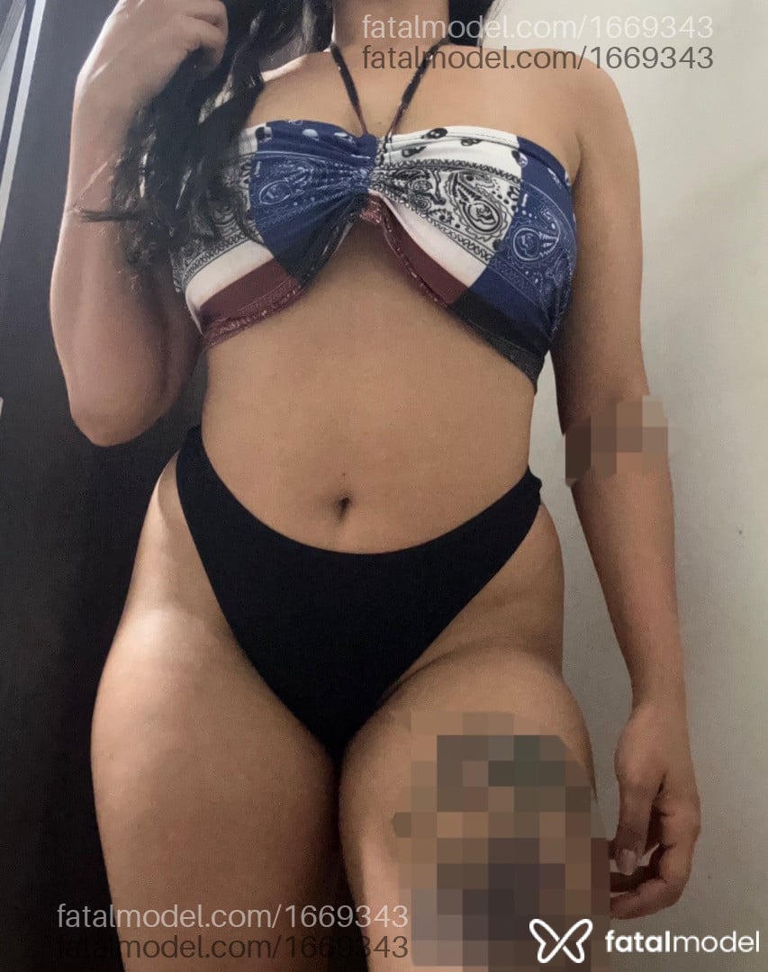Acompanhante mulher morena (o) de olhos castanhos - Bruna Capixaaba