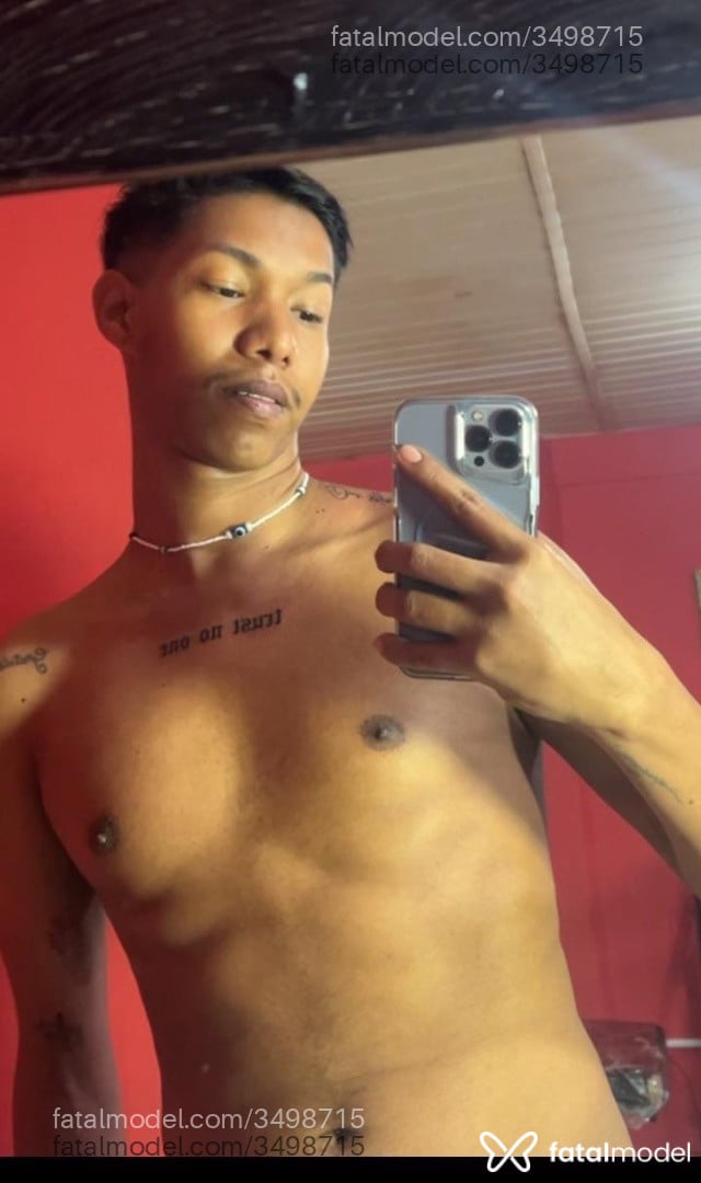 Acompanhante homem morena (o) de olhos pretos - Lukas Acompanhante homem morena (o) de olhos pretos - Lukas