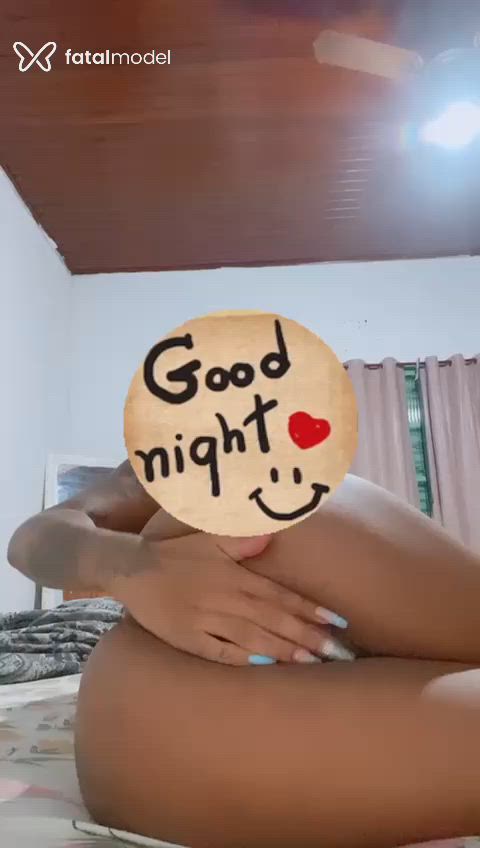 Acompanhante mulher morena (o) de olhos castanhos - Yumii