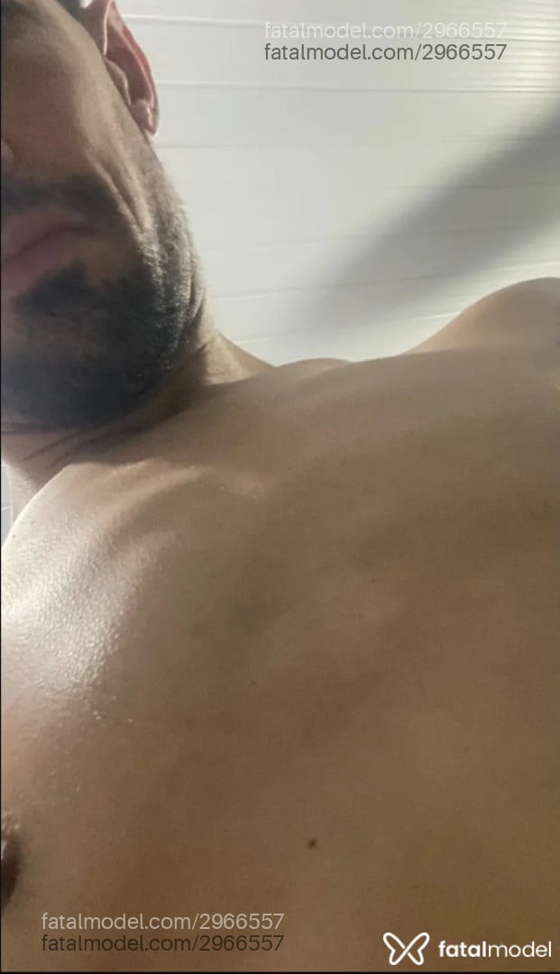 Acompanhante homem morena (o) de olhos castanhos - Lucas