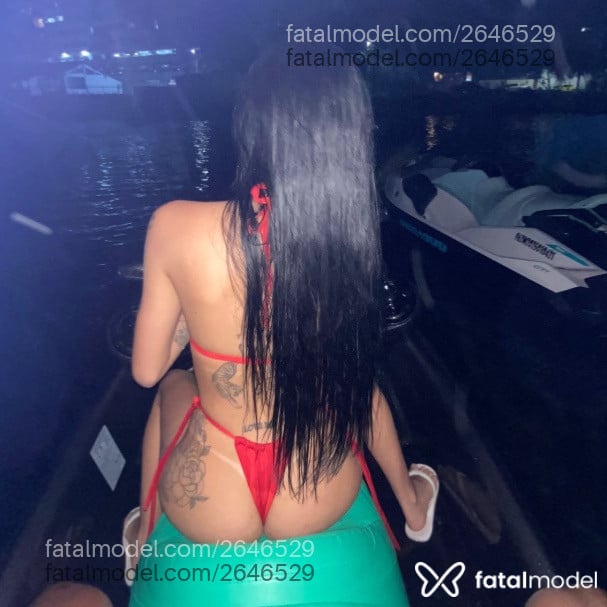 Acompanhante mulher morena (o) de olhos castanhos - Jadee