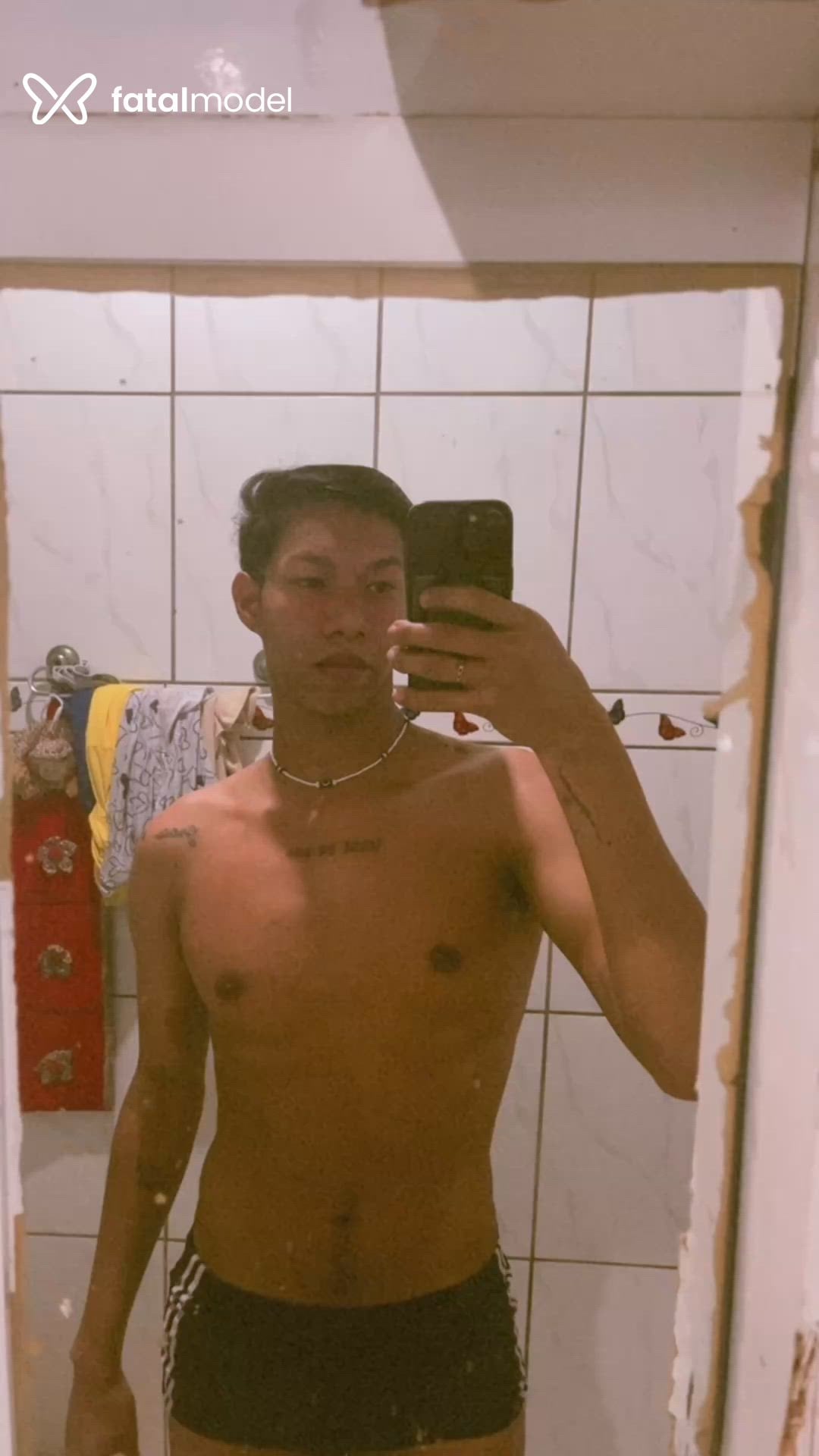 Acompanhante homem morena (o) de olhos pretos - Lukas Acompanhante homem morena (o) de olhos pretos - Lukas