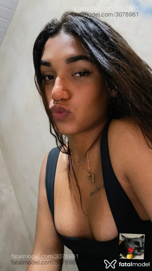 Acompanhante mulher trans morena (o) de olhos mel - Isabella Elouíse