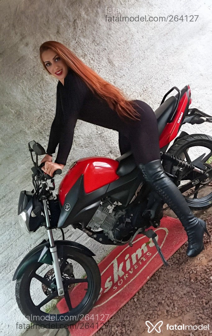 Acompanhante mulher trans com cabelo castanho de olhos castanhos - Dafinny Msagens
