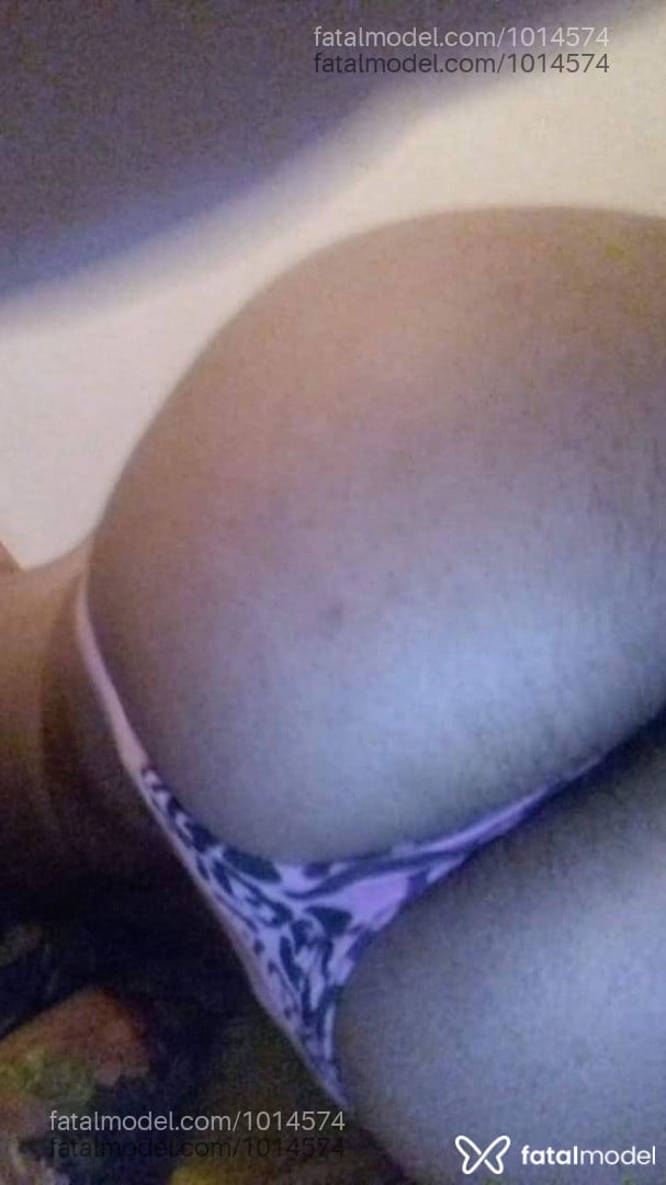 Acompanhante mulher trans morena (o) de olhos pretos - Larissa Morena