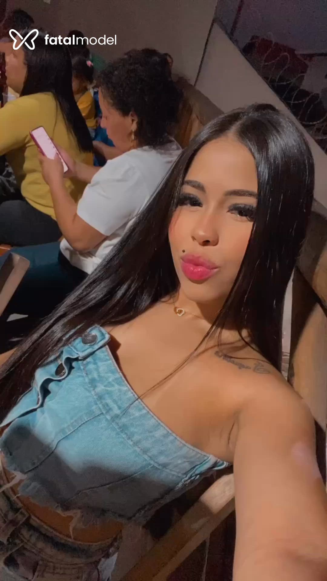 Acompanhante mulher morena (o) de olhos castanhos - Livia