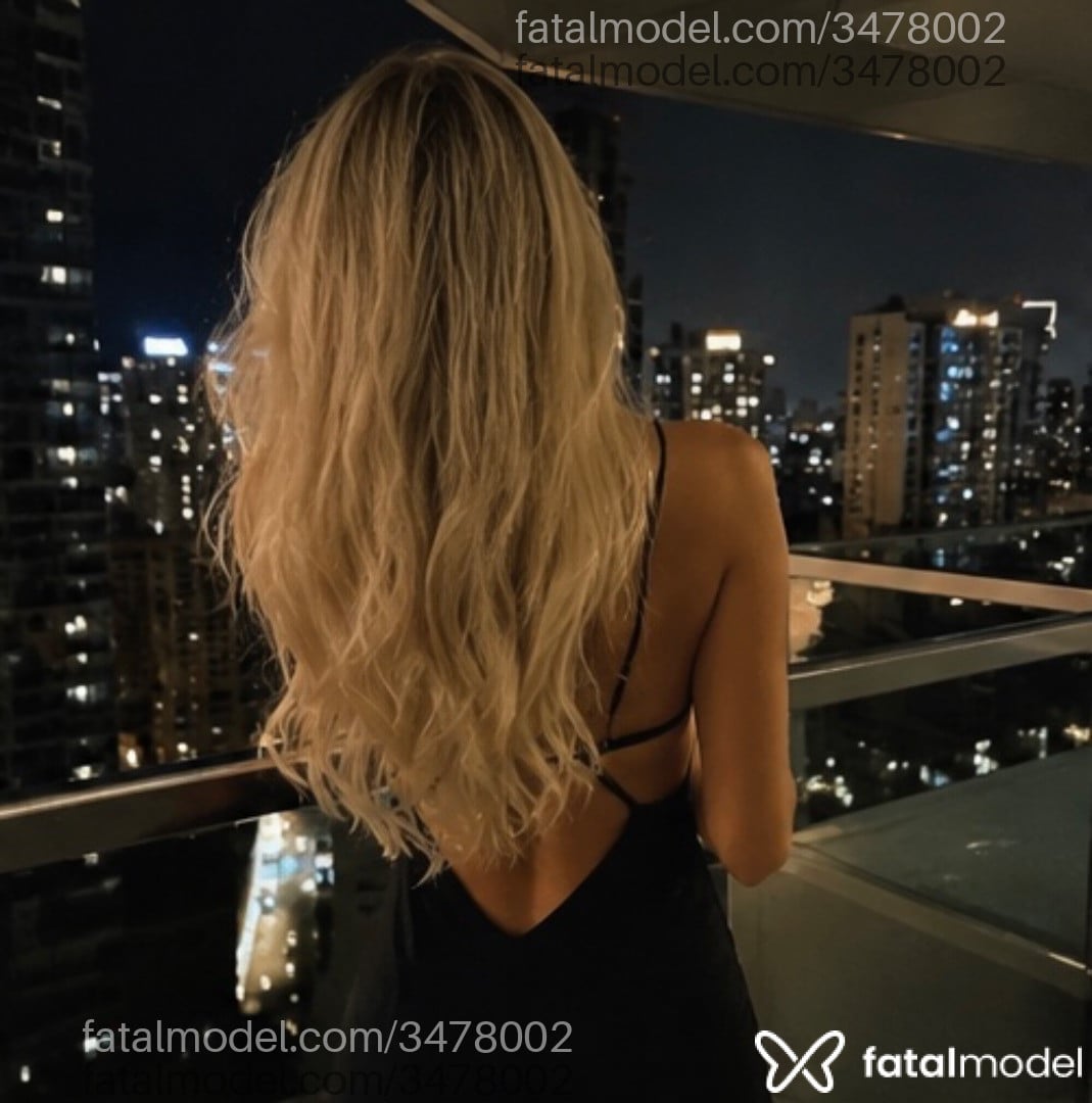 Acompanhante mulher loira (o) de olhos verdes - Mixele