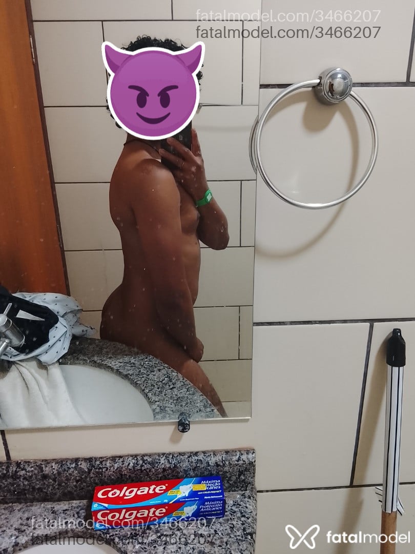Acompanhante homem morena (o) de olhos pretos - Dede