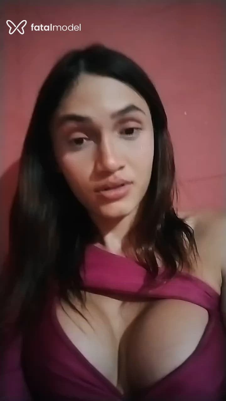 Acompanhante mulher trans ruiva (o) de olhos castanhos - Ysla Rodrigues