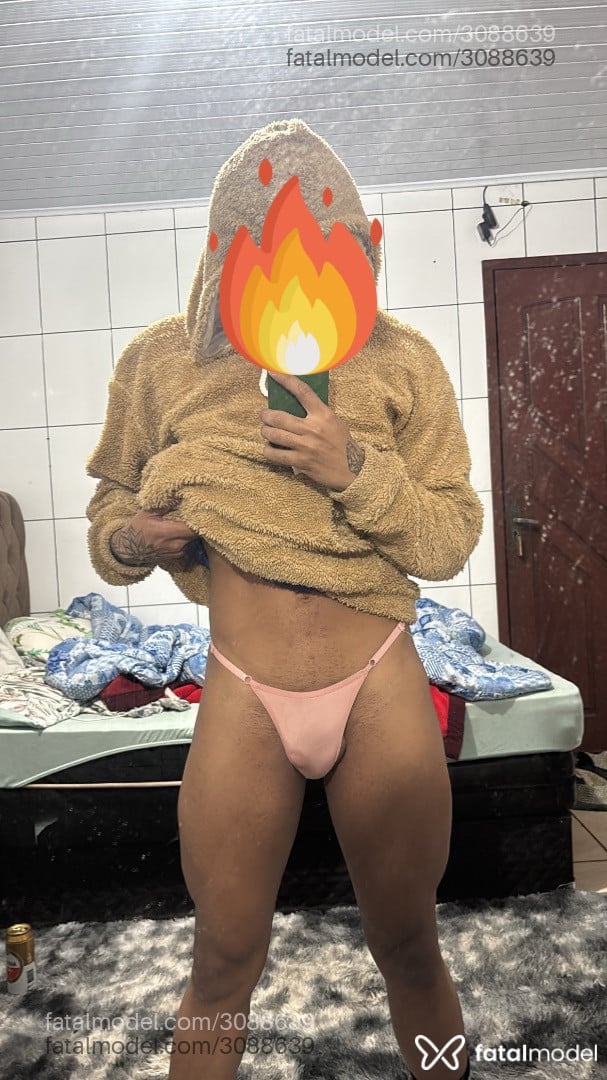 Acompanhante homem morena (o) de olhos pretos - Moura